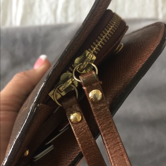 Louis Vuitton Wallet - Picture 4 of 8